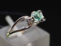 Серебряное кольцо с натуральным бериллом и фианитами - 139