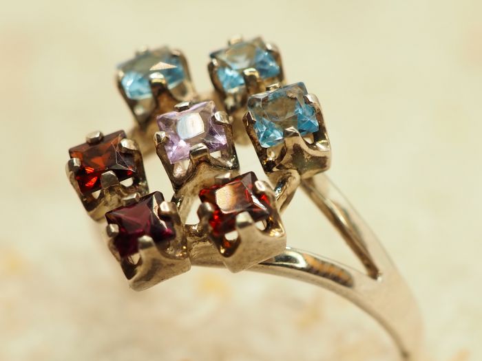 серебренное кольцо с топазом, гранатом,аметистом-461