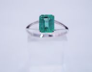 Серебряное кольцо 925 пробы с природным изумрудом 1.2 карат 5/3 - 70