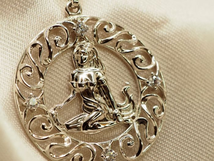 Ювелирная подвеска знак зодиака с фианитом серебро-626