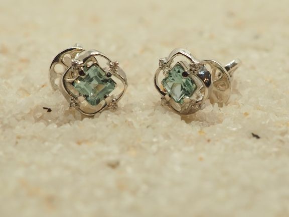 Серьги из серебра - пусеты с бериллами 0.72 карат - 49